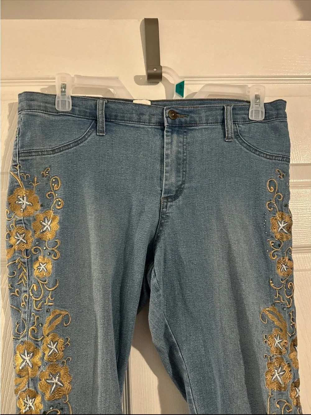 VENUS Light Blue Jeans with Gold Floral Embroidery - Picture 4 of 8